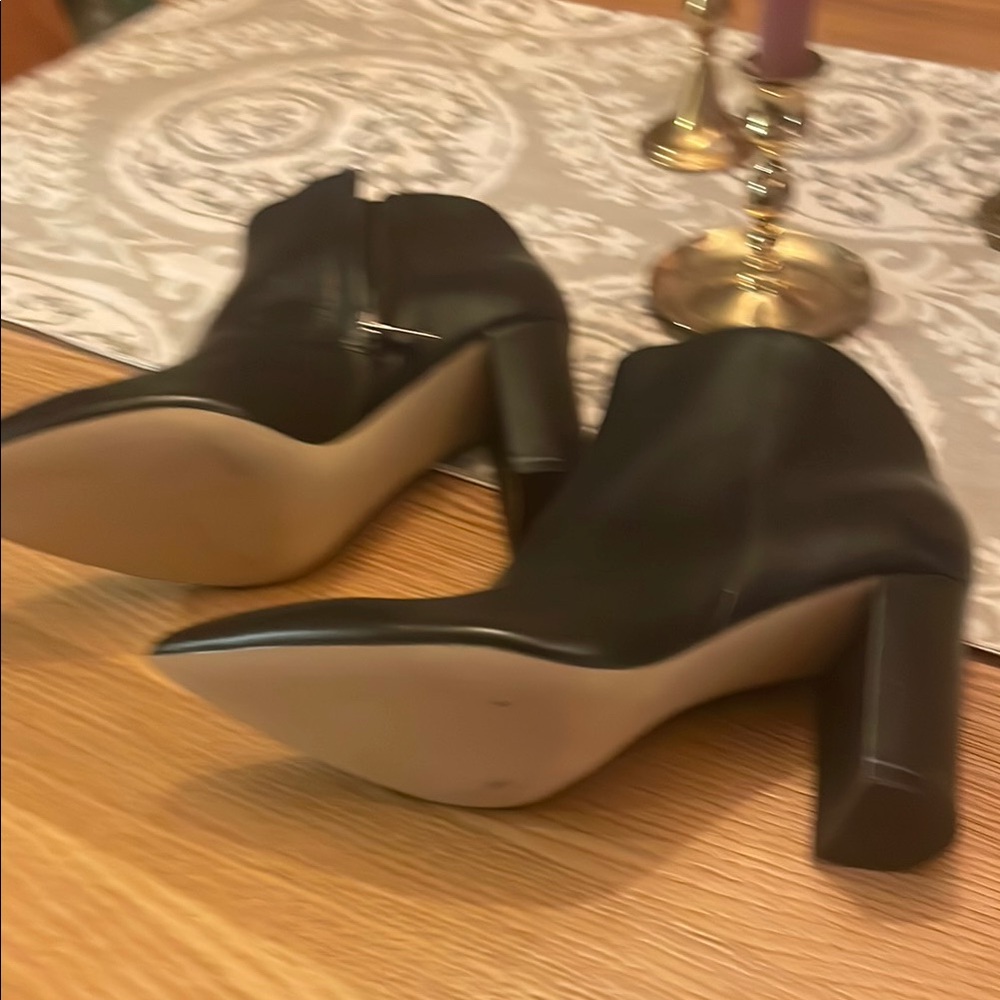 Black Pointed Toe Women's Ankle Boots - Picture 3 of 3